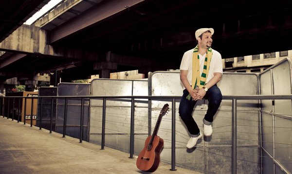 Moyseis Marques, un nuevo valor de la samba colaborando con Galactic