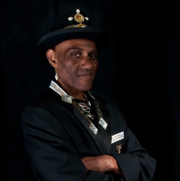 Cyril Neville, el hermano percusionista