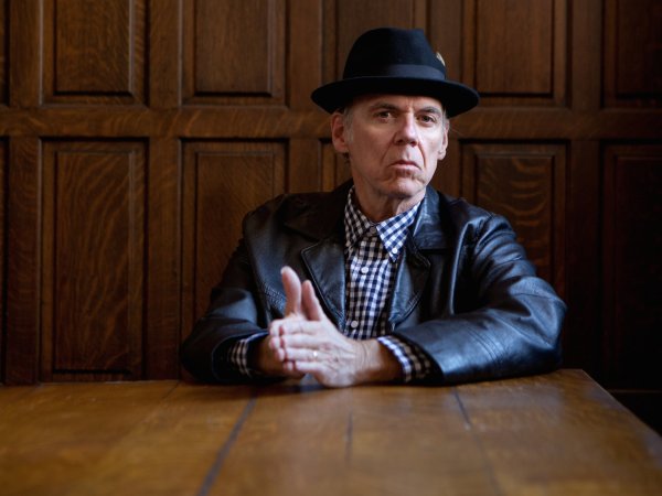 John Hiatt, uno de los mejores cantautores actuales. Foto: Michael Wilson