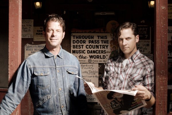 John Convertino y Joey Burns, el alma de Calexico