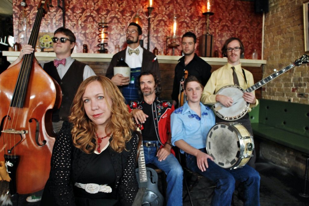 Asylum Street Spankers: el ataque de los ovnis.