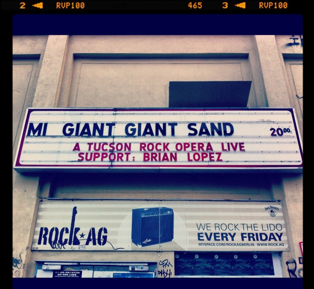 Cartel del concierto de Giant Giant Sand en Berlín. Foto: Davinia López